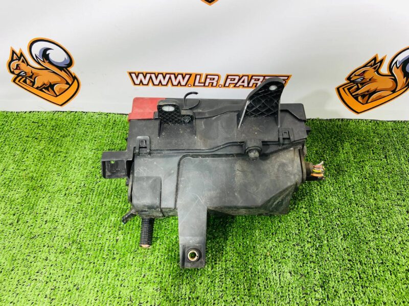 T4N31235 Fuse Box Jaguar XF X260 (2015-) Used cost  € in stock 3 pcs.