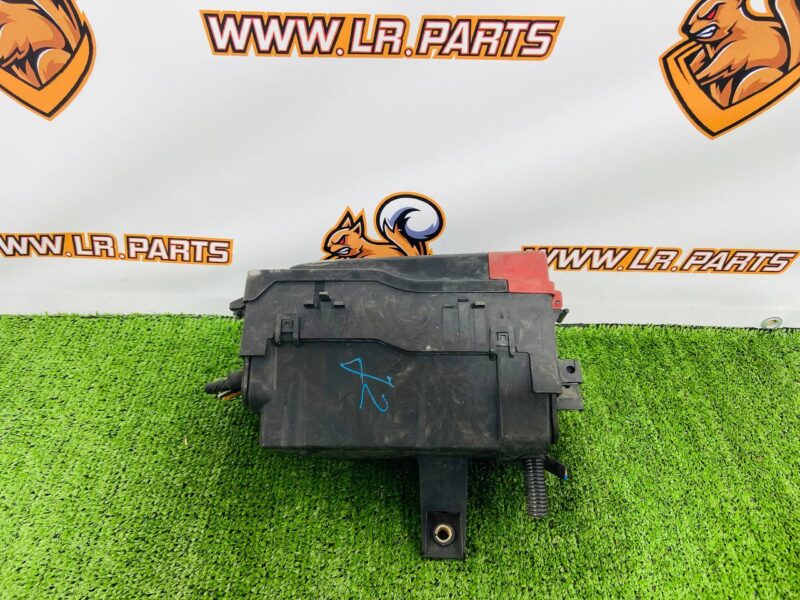T4N31235 Fuse Box Jaguar XF X260 (2015-) Used cost  € in stock 3 pcs.