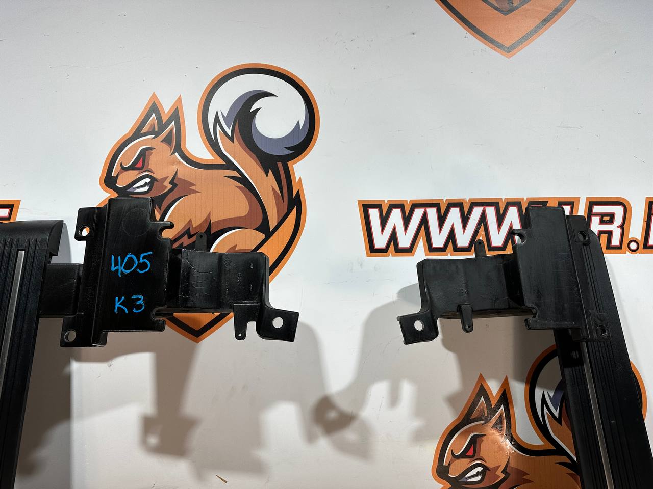 VPLWP0191 Retractable electric footrests set Range Rover L405 (2013-2021) used cost 2 200 € in stock 1 pcs.