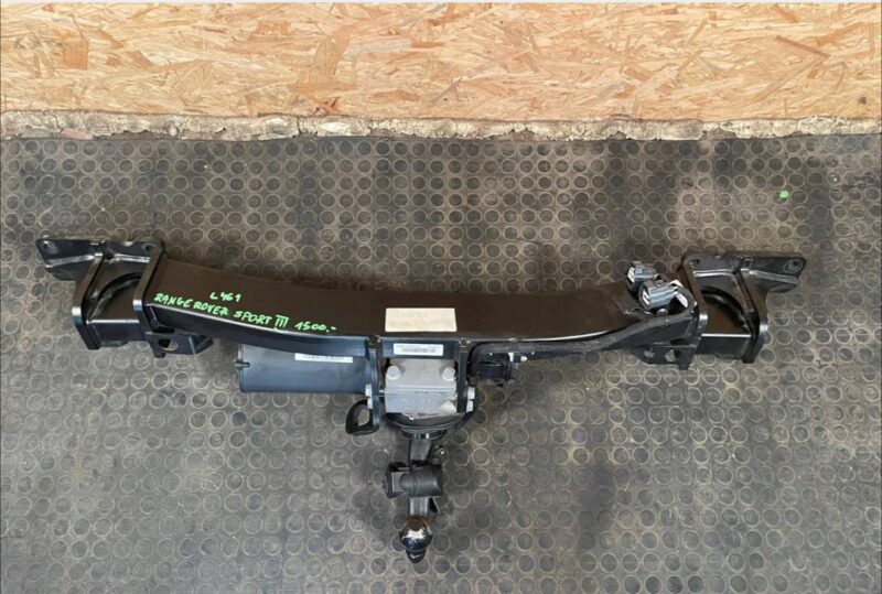 VPLXT0333 Electric towbar kit Range Rover Sport L461 (2023-) Used cost 1 200 € in stock 1 pcs.
