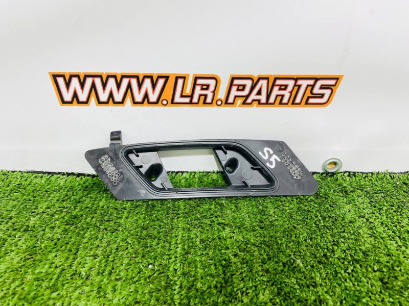 LK7217C862BA Front bumper cover right Land Rover Discovery Sport L550 (2015-) Used cost  € in stock 1 pcs.
