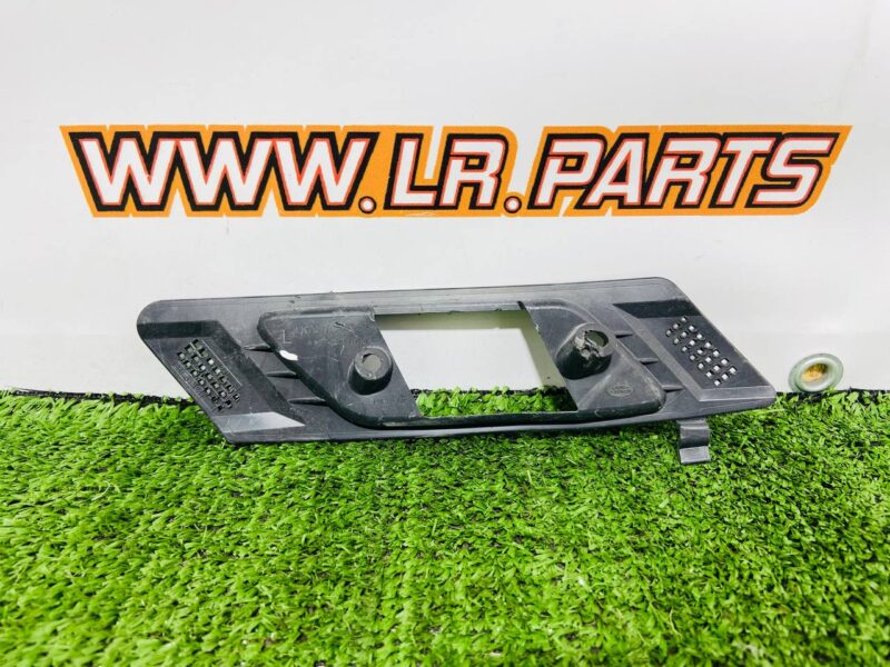 LK7217C863BA Front bumper cover left Land Rover Discovery Sport L550 (2015-) Used cost  € in stock 1 pcs.