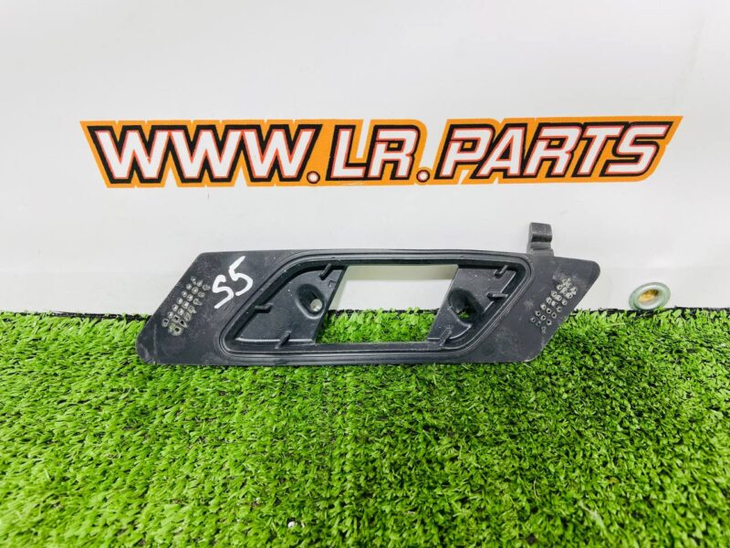 LK7217C863BA Front bumper cover left Land Rover Discovery Sport L550 (2015-) Used cost  € in stock 1 pcs.