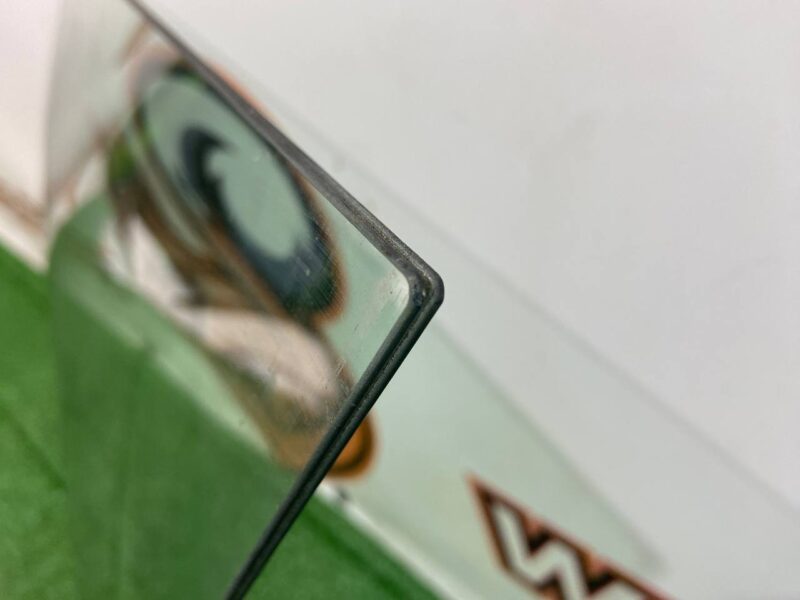 LR053169 Front left door glass Range Rover L405 (2013-2021) Used cost 150 € in stock 2 pcs.