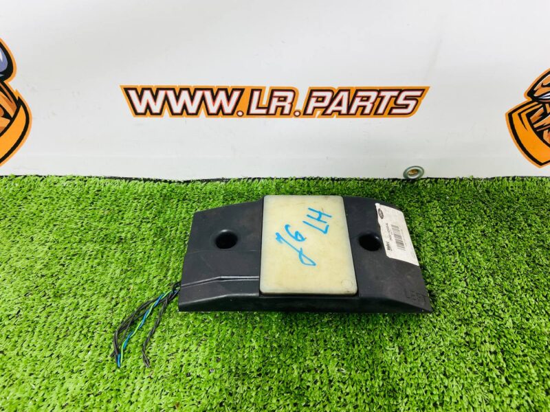 LR071747KIT Left blind spot sensor with bracket Range Rover L405 (2013-2021) Used cost 250 € in stock 1 pcs.