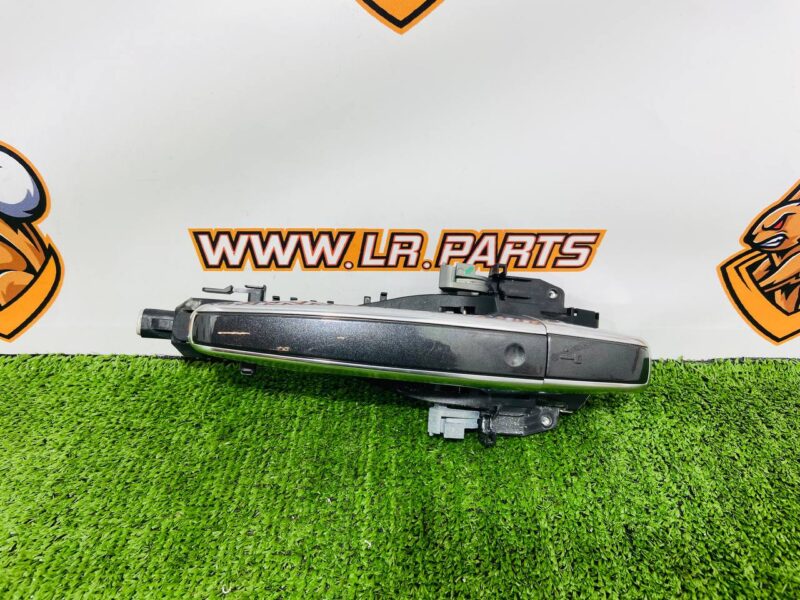 LR078758KIT Door handle outer front right complete Range Rover L405 (2013-2021) Used cost  € in stock 1 pcs.