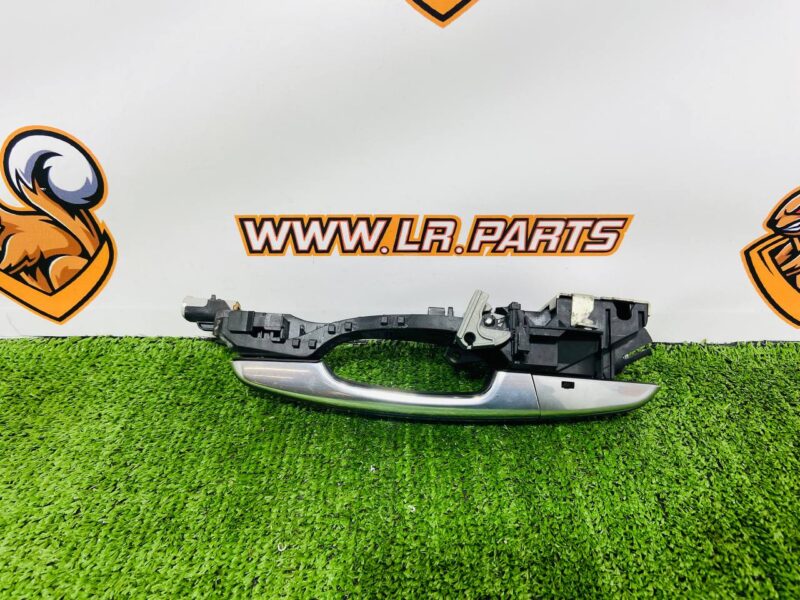 LR078758KIT Door handle outer front right complete Range Rover L405 (2013-2021) Used cost  € in stock 1 pcs.
