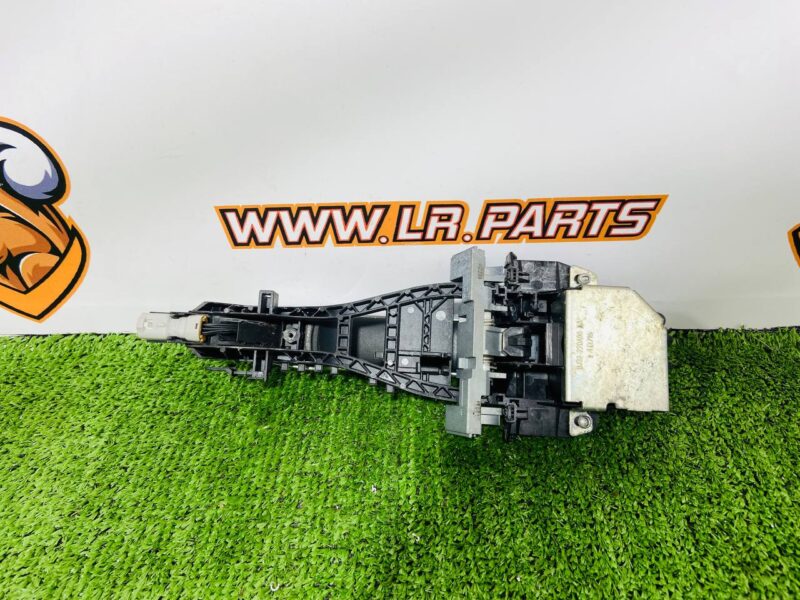 LR078758KIT Door handle outer front right complete Range Rover L405 (2013-2021) Used cost  € in stock 1 pcs.