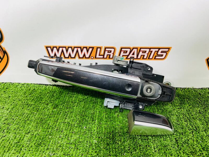 LR078758KIT Door handle outer front right complete Range Rover L405 (2013-2021) Used cost  € in stock 1 pcs.