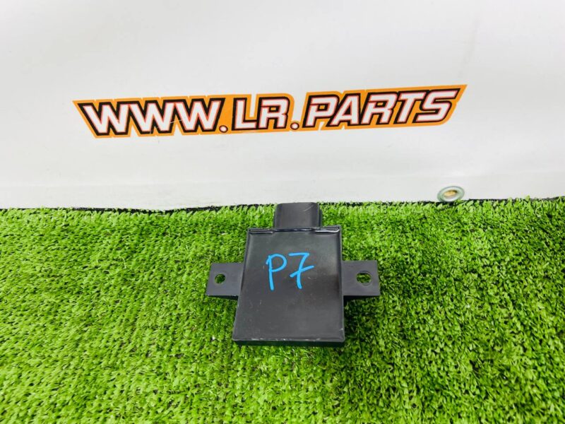 LR086374 Fuel pump control unit Range Rover Velar L560 (2018-) used - Image 17
