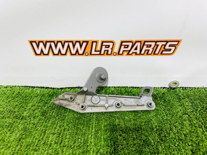 LR091700 Right fender mounting bracket Range Rover Velar L560 (2018-) USED - Image 18