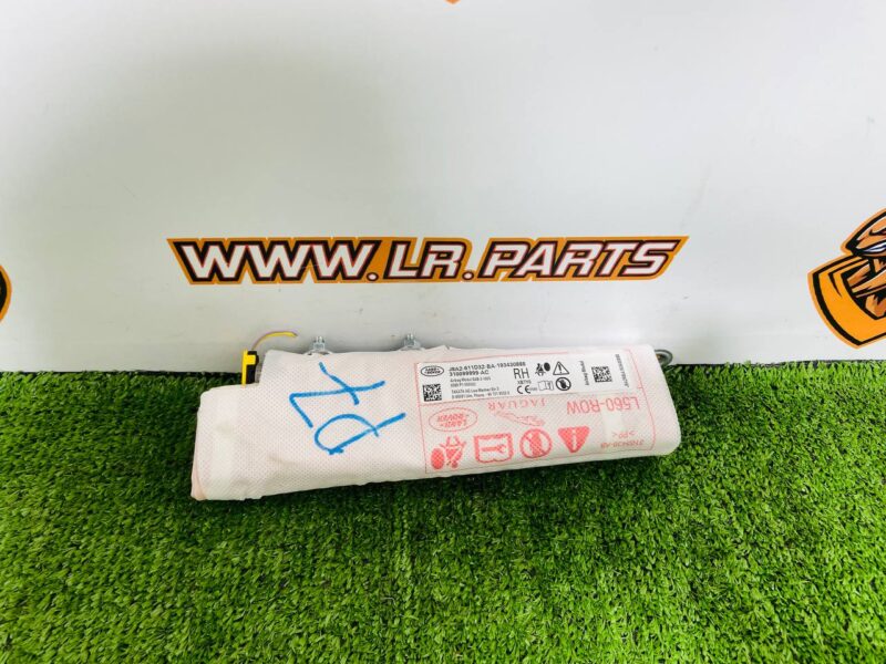 LR091939 Front seat airbag right Range Rover Velar L560 (2018-) Used cost 30 € in stock 2 pcs.