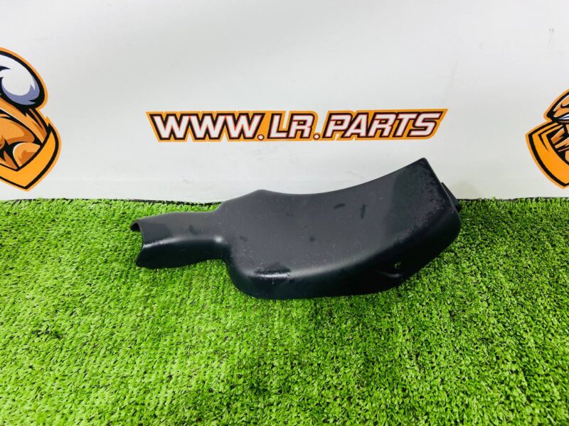 LR092476 Trunk lid hinge cover right RANGE ROVER VELAR Used cost 10 € in stock 1 pcs.