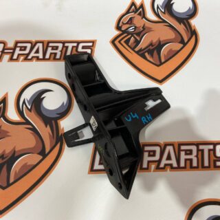 LR093501 Front right bumper mounting bracket for RANGE ROVER VELAR (L560) Used cost 20 € in stock 2 pcs.