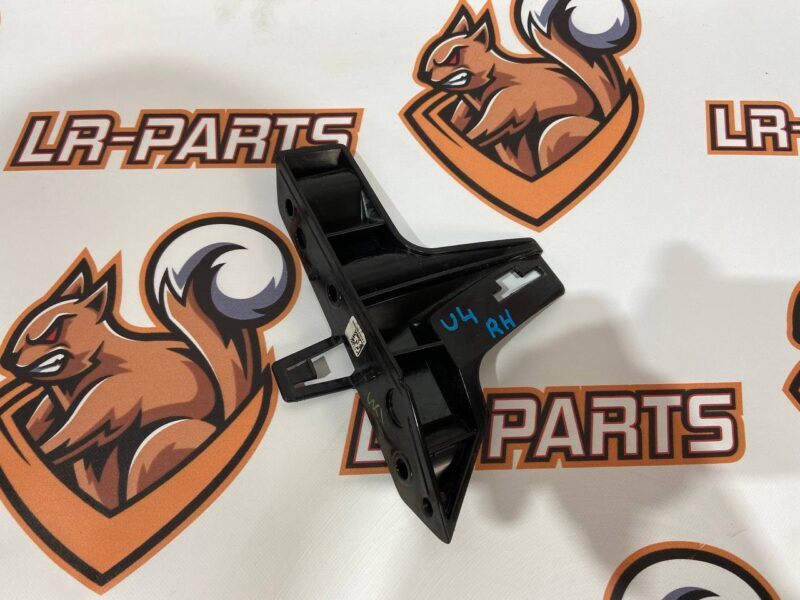 LR093501 Front right bumper mounting bracket for RANGE ROVER VELAR (L560) Used cost 20 € in stock 2 pcs.
