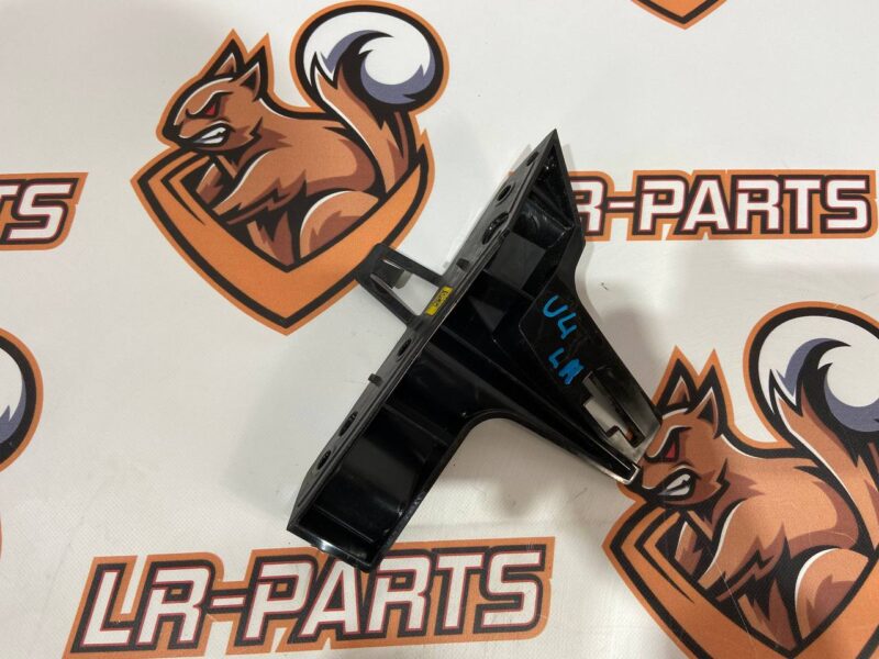 LR093502 Front bumper mounting bracket left Range Rover Velar L560 (2018-) used cost 20 € in stock 1 pcs.
