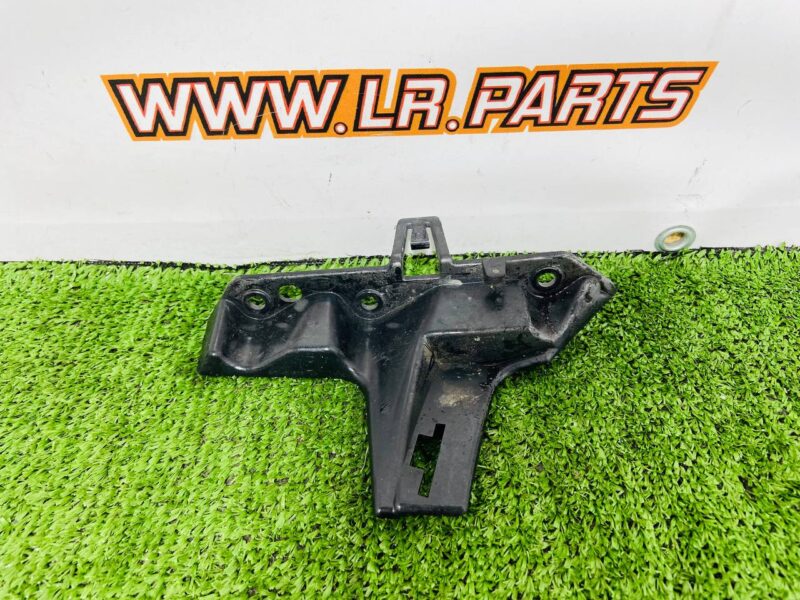 LR093502 Front bumper mounting bracket left Range Rover Velar L560 (2018-) used cost 20 € in stock 1 pcs.