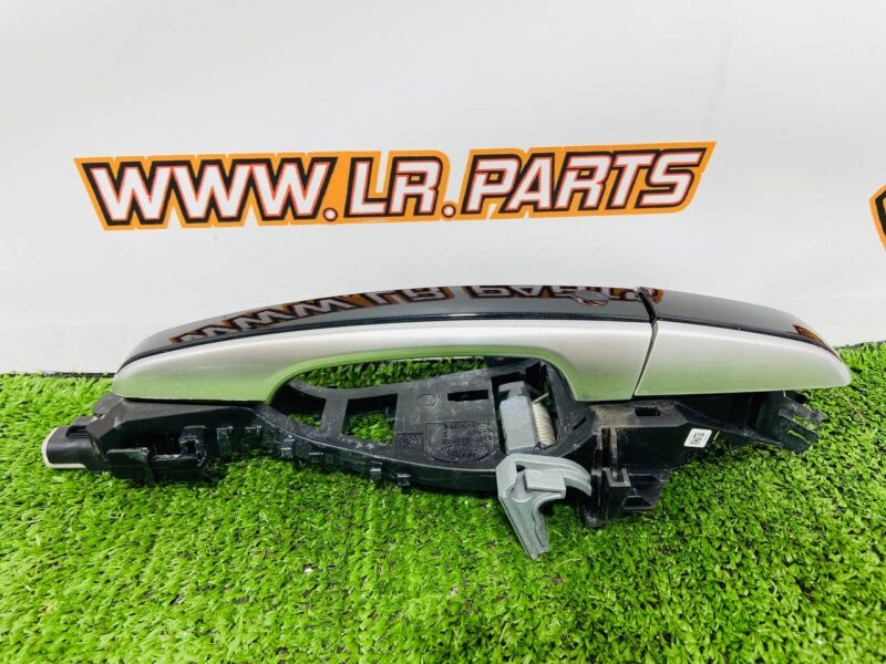 LR098251KIT Door handle outside front left, rear left / right UK Range Rover L405 (2013-2021) Used cost  € in stock 1 pcs.