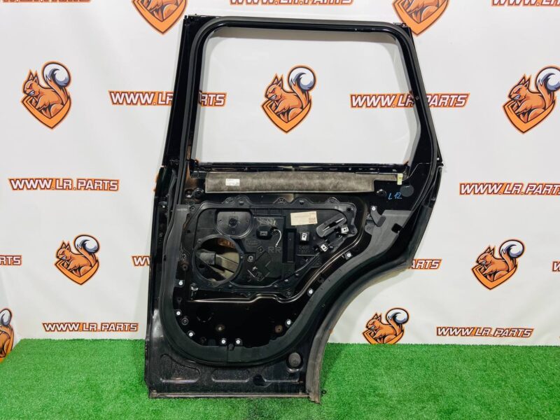 LR100510 Rear right door Range Rover L405 (2013-2021) used cost 715 € in stock 1 pcs.