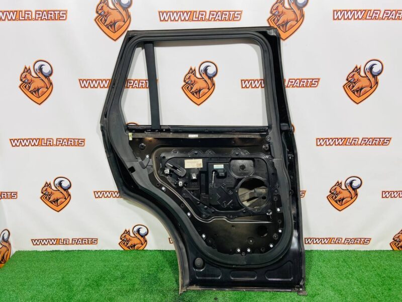 LR100511 Door rear left Range Rover L405 (2013-2021) used cost 715 € in stock 3 pcs.