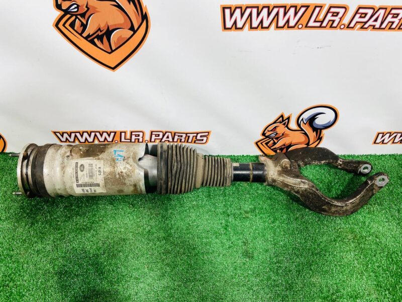 LR102248KIT Front right shock absorber with bracket Range Rover L405 (2013-2021) Used cost 470 € in stock 1 pcs.