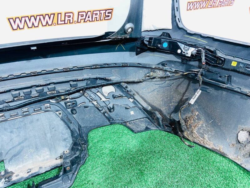 LR112603 Rear bumper assembly Range Rover Velar L560 (2018-) Used - Image 14