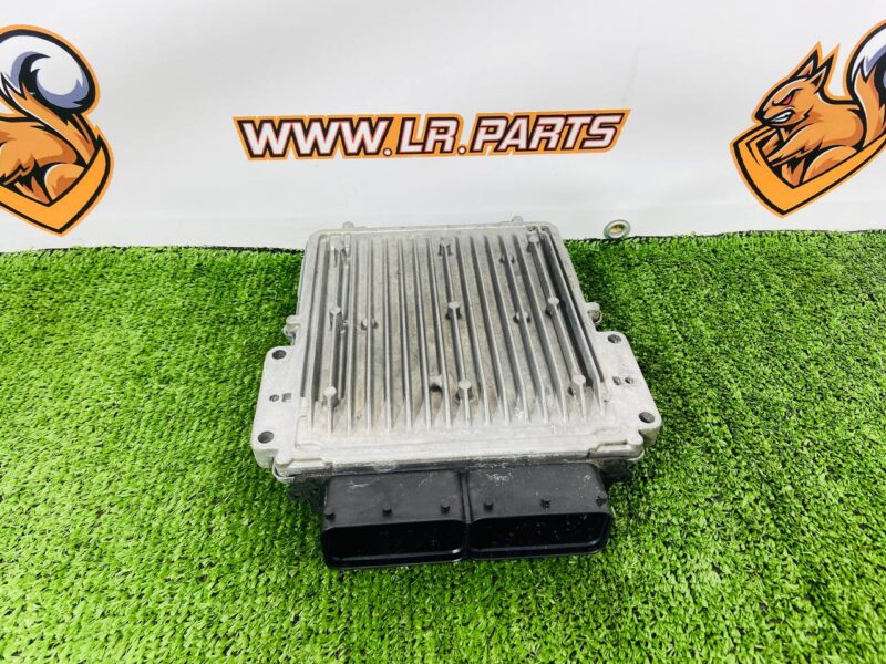 LR122381 Engine Control Unit Range Rover L405 (2013-2021) Used cost  € in stock 1 pcs.
