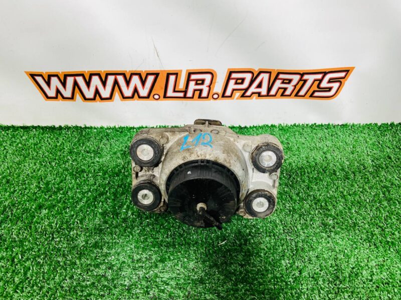 LR123908 Left engine mount 4.4D Range Rover L405 (2013-2021) Used cost 45 € in stock 1 pcs.