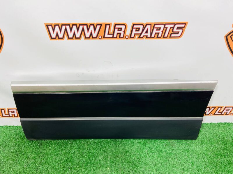 LR125983 Rear left door molding Range Rover L405 (2013-2021) Used - Image 25