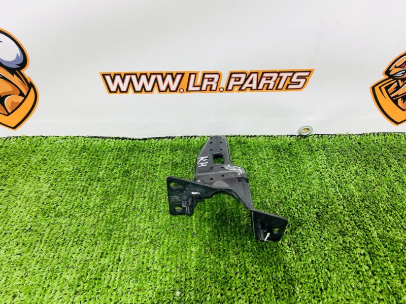 LR127537 Headlight washer bracket right Land Rover Discovery Sport L550 (2015-) Used cost  € in stock 1 pcs.