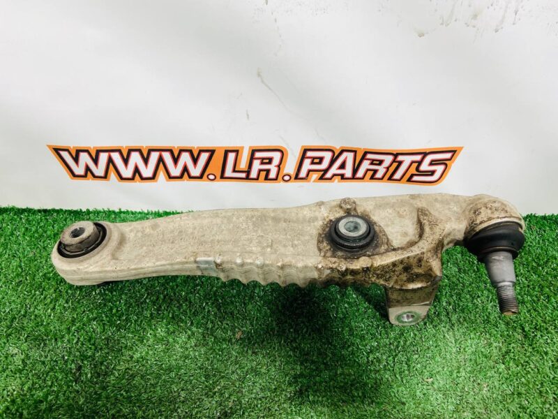 LR141990 Lever front right lower rear (REST J9D3) Range Rover Velar L560 (2018-) Used cost 180 € in stock 7 pcs.