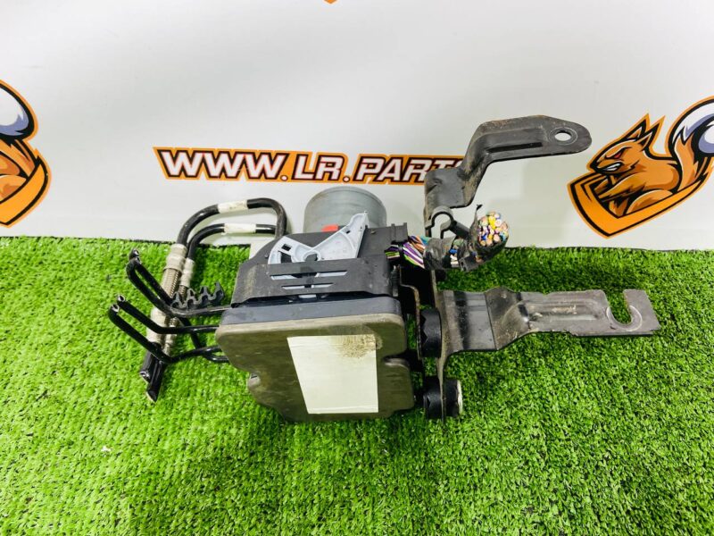 LR155595 ABS block Range Rover Velar L560 Used cost 500 € in stock 1 pcs.