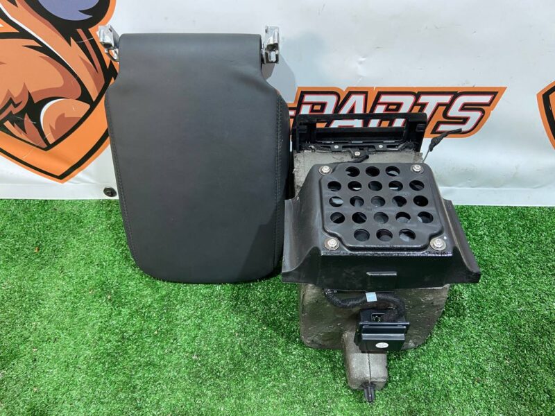 LR157869 Refrigeration unit Range Rover Sport L494 (2014-2022) Used cost 200 € in stock 2 pcs.