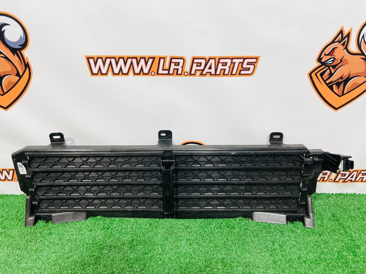 LR181548 Upper Ventilation Deflector Louvers Land Rover Discovery Sport L550 (2015-) Used cost 180 € in stock 1 pcs.