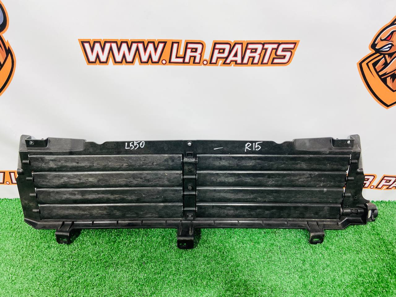 LR181548 Upper Ventilation Deflector Louvers Land Rover Discovery Sport L550 (2015-) Used cost 180 € in stock 1 pcs.