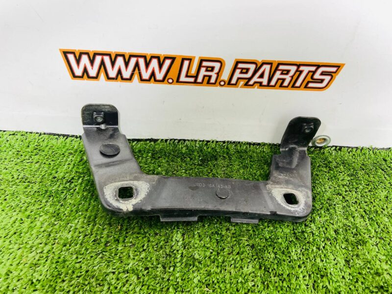 T4K10313 Left fender mounting bracket Jaguar I-Pace (2018-) used cost 15 € in stock 2 pcs.