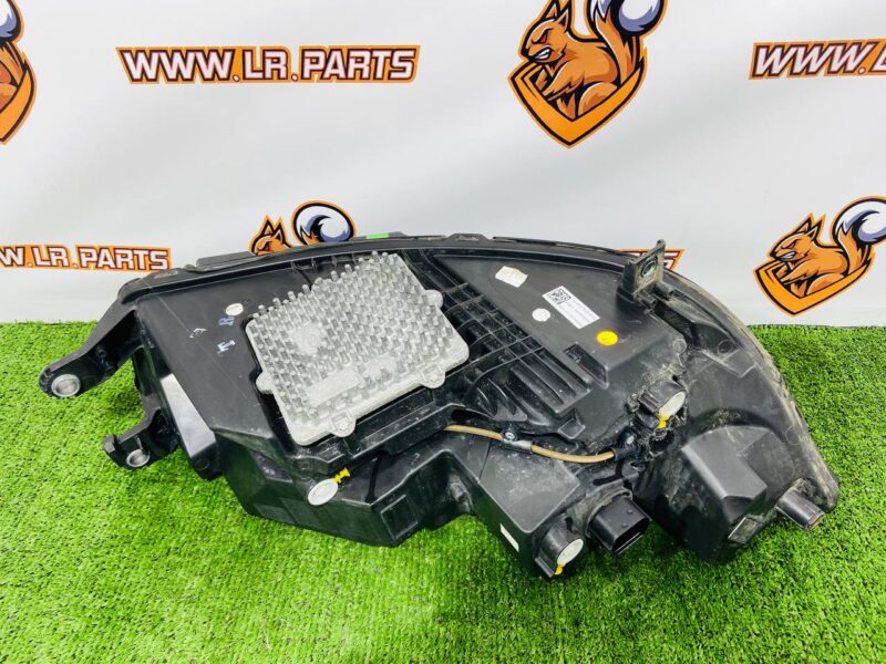 T4K1446 Left headlight LED Matrix Jaguar I-Pace X590 (2018-) Used cost 1 250 € in stock 4 pcs.