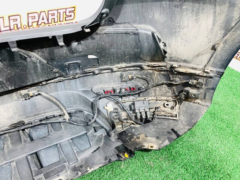 T4K5807LML Rear bumper for 6 sensors Jaguar I-Pace X590 (2018-) Used - Image 32