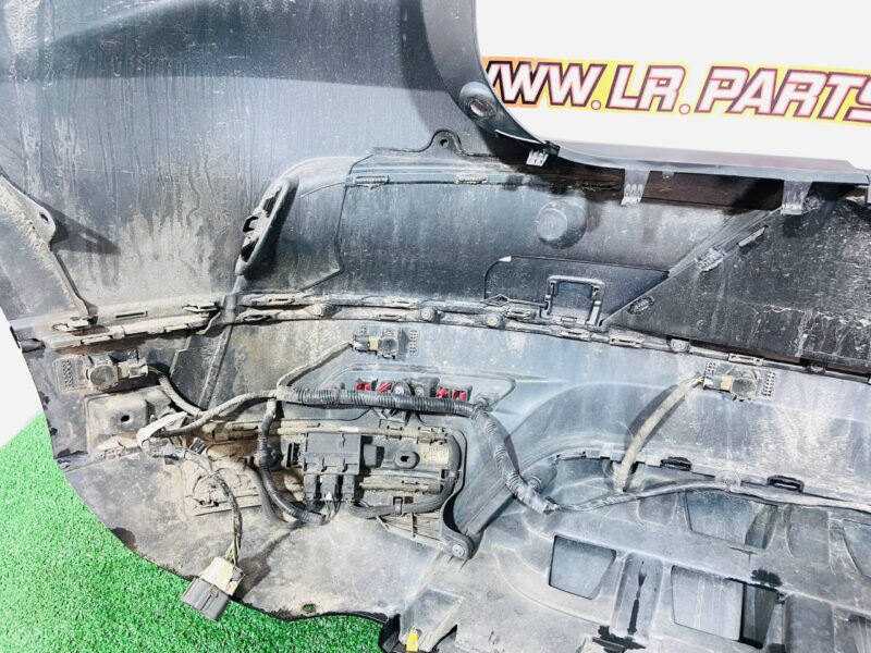T4K5807LML Rear bumper for 6 sensors Jaguar I-Pace X590 (2018-) Used - Image 38