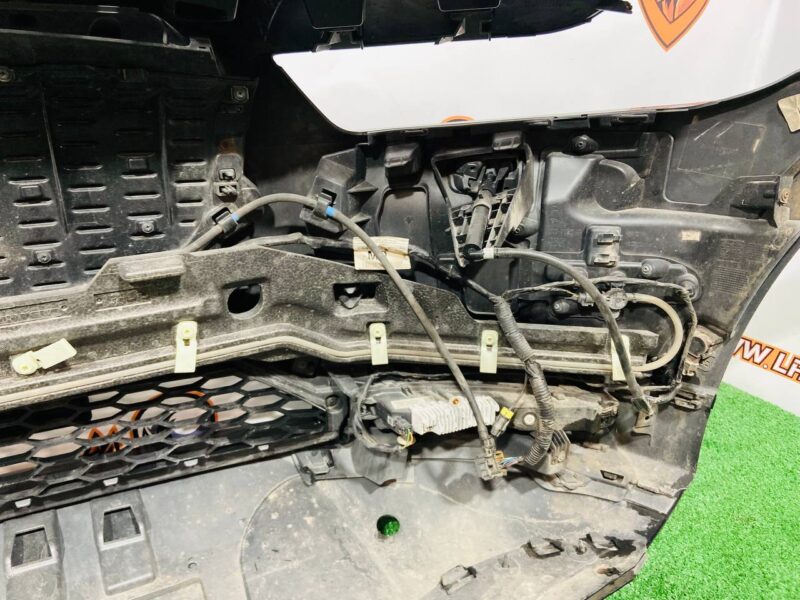 T4K5982LML Front bumper assembly 6 sensors Jaguar I-Pace X590 (2018-) Used - Image 47