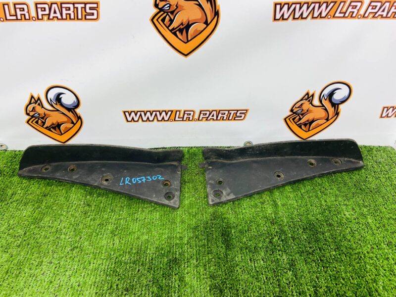 LR057302 Air deflector of the front bumper set Range Rover L405 (2013-2021) used cost  € in stock 1 pcs.