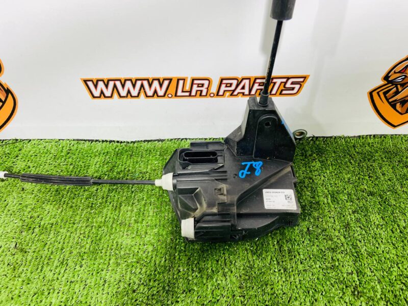 LR070436 Front right door lock Land Rover Discovery Sport L550 (2015-) Used cost 70 € in stock 1 pcs.
