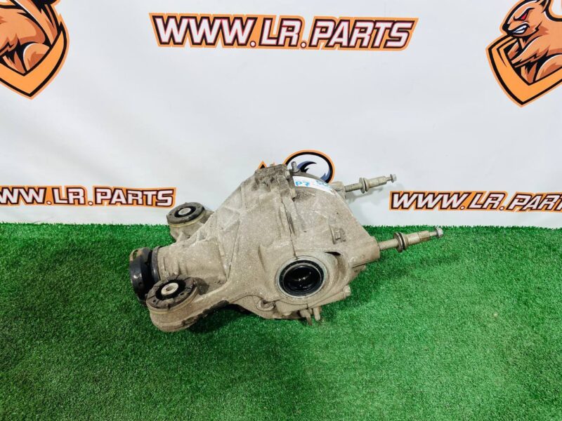 LR183131 Gearbox rear Range Rover Velar L560 (2018-) Used - Image 30