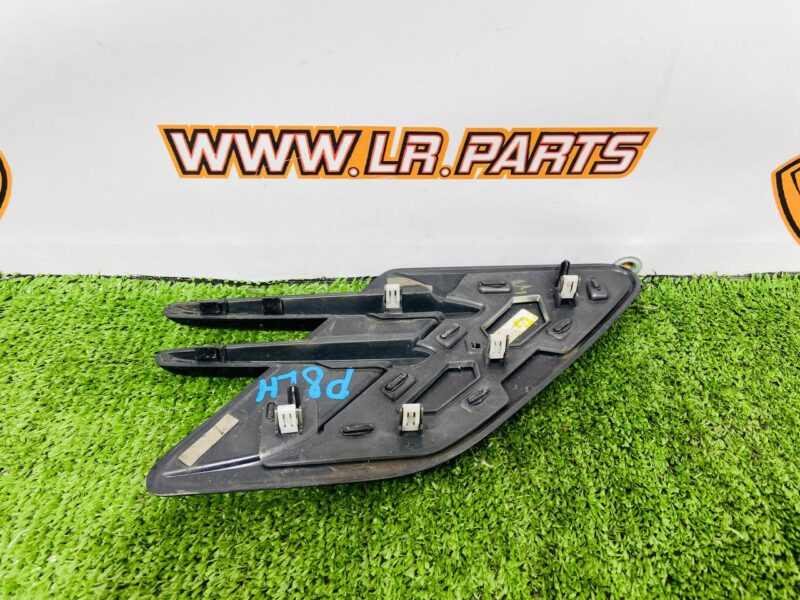 LR098790 Left wing molding (grill) Range Rover Sport L494 (2014-2022) Used cost  € in stock 2 pcs.