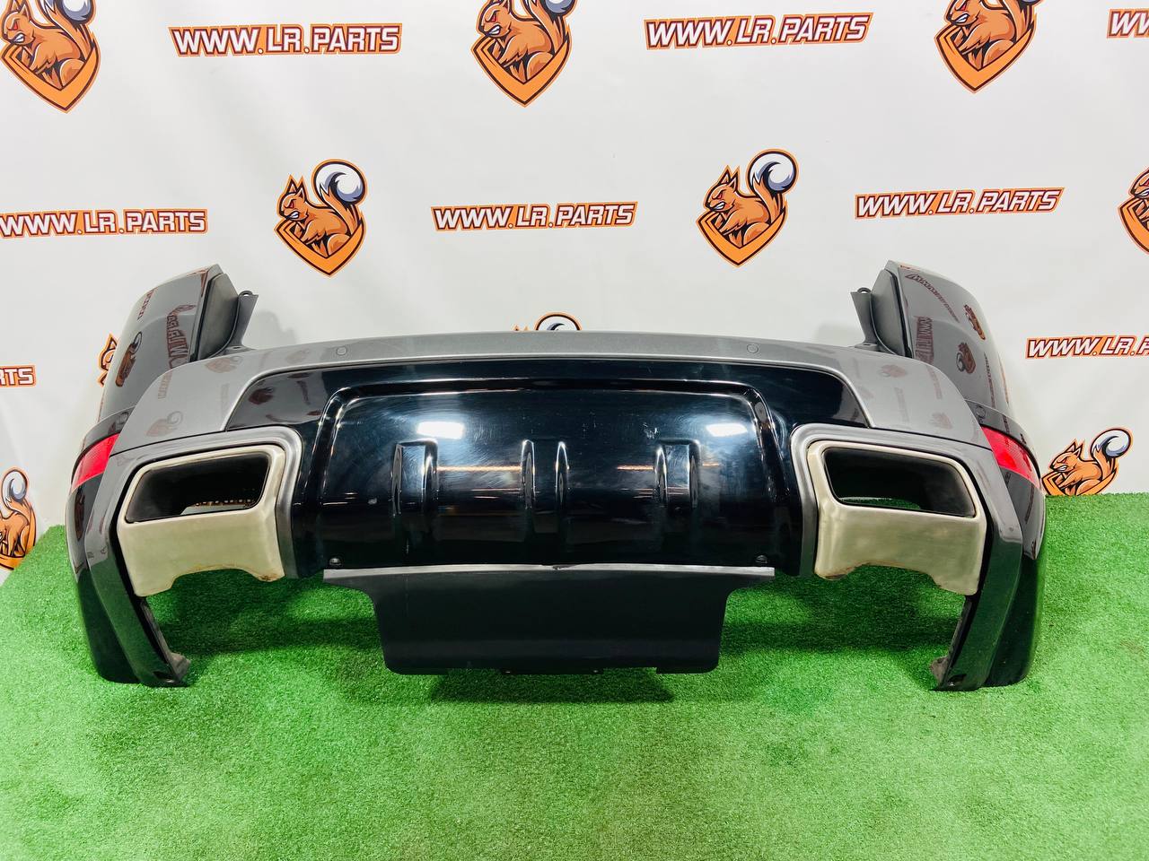 LR098889 Rear bumper 2018- complete assembly set Range Rover Sport L494 (2014-2022) Used - Image 51