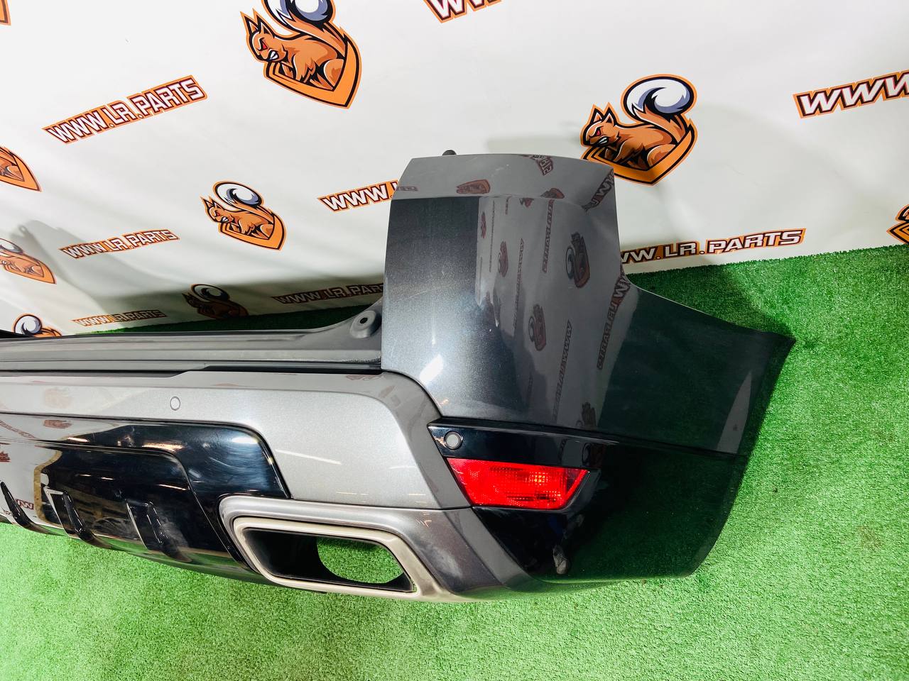 LR098889 Rear bumper 2018- complete assembly set Range Rover Sport L494 (2014-2022) Used - Image 54