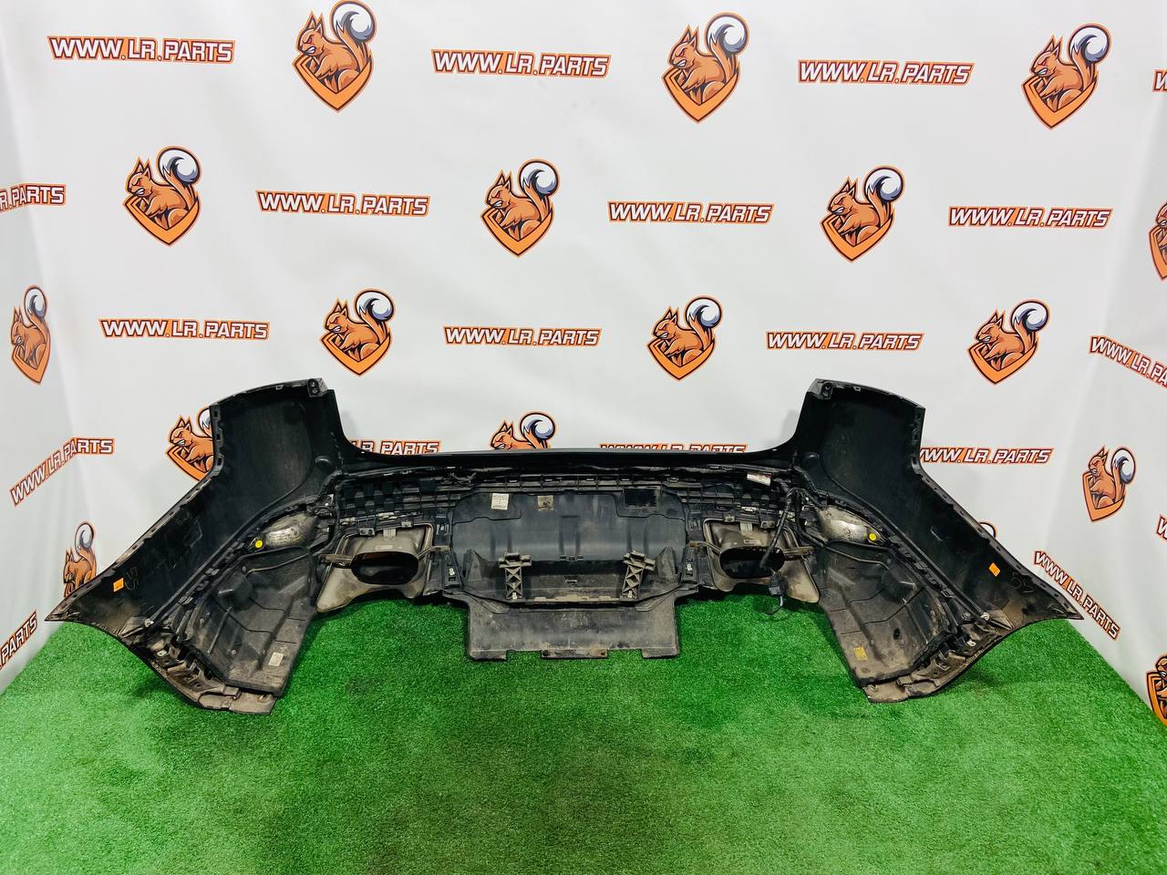 LR098889 Rear bumper 2018- complete assembly set Range Rover Sport L494 (2014-2022) Used - Image 55