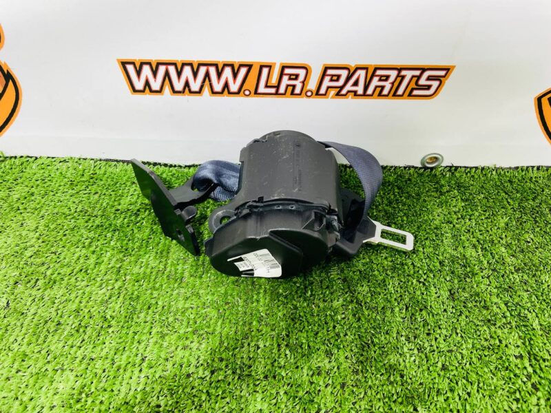 LR112800 Seat belt center Range Rover L405 (2013-2021) Used cost 100 € in stock 1 pcs.