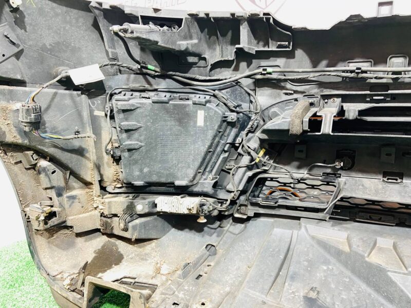 LR113284 Front bumper 2018 - complete assembly Range Rover Sport L494 (2014-2022) Used - Image 40