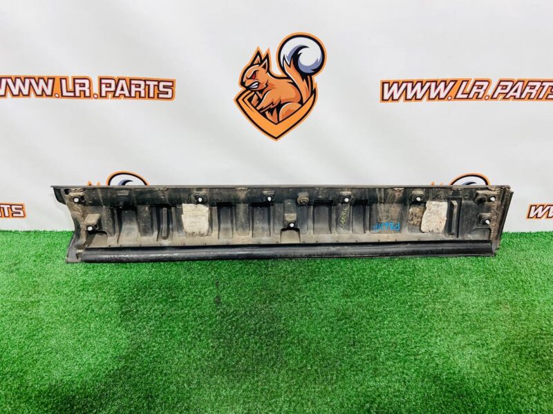 LR133767 Front left door molding Range Rover Sport L494 (2014-2022) Used - Image 31